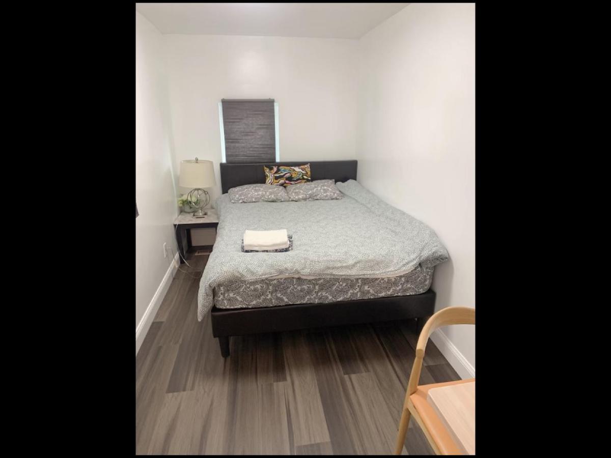 Stylist Bedroom Central Of Baltimore Eksteriør billede